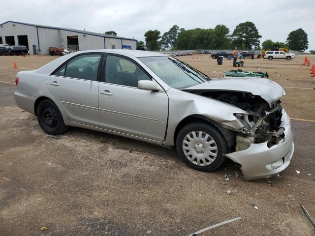 4T1BE32K05U065453 - 2005 TOYOTA CAMRY LE SILVER photo 4