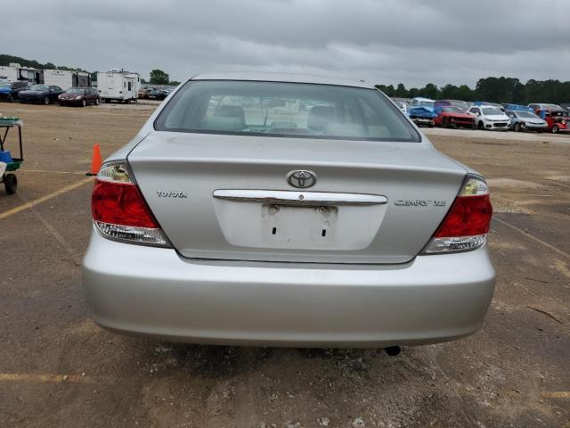 4T1BE32K05U065453 - 2005 TOYOTA CAMRY LE SILVER photo 6