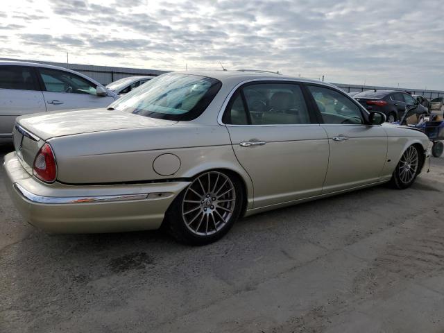 SAJWA79BX6SG50444 - 2006 JAGUAR XJ8 L GOLD photo 3