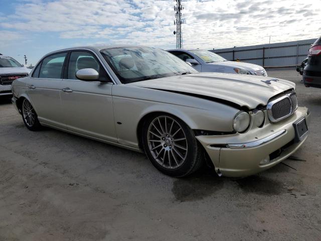 SAJWA79BX6SG50444 - 2006 JAGUAR XJ8 L GOLD photo 4