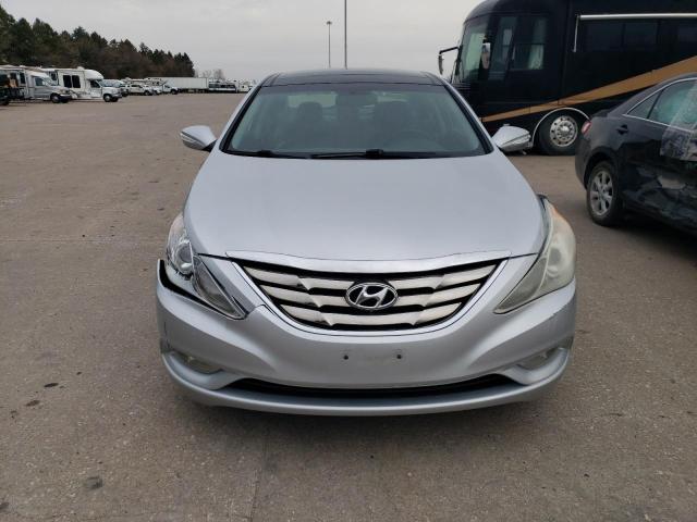 5NPEC4AC2DH562620 - 2013 HYUNDAI SONATA SE SILVER photo 5