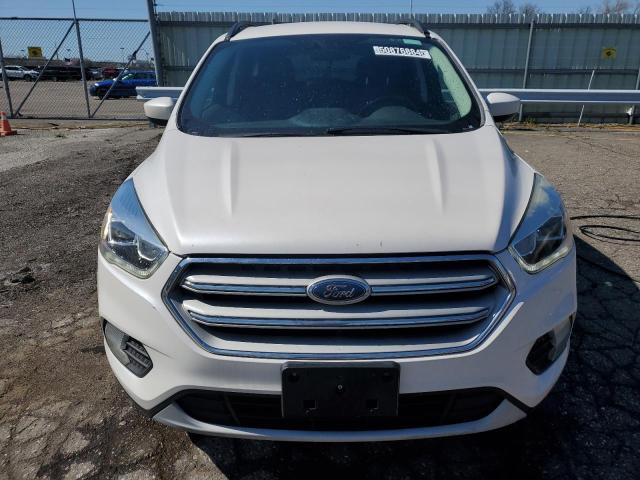 1FMCU0HD6JUB37345 - 2018 FORD ESCAPE SEL WHITE photo 5