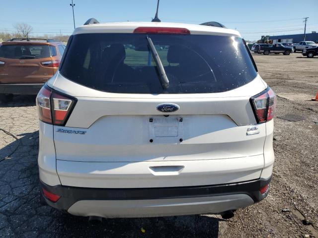 1FMCU0HD6JUB37345 - 2018 FORD ESCAPE SEL WHITE photo 6