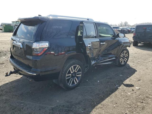 JTEBU5JR7J5540002 - 2018 TOYOTA 4RUNNER SR5/SR5 PREMIUM Чорний фото 3