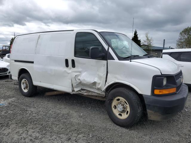 1GCWGAF14H1213714 - 2017 CHEVROLET EXPRESS G2 WHITE photo 4