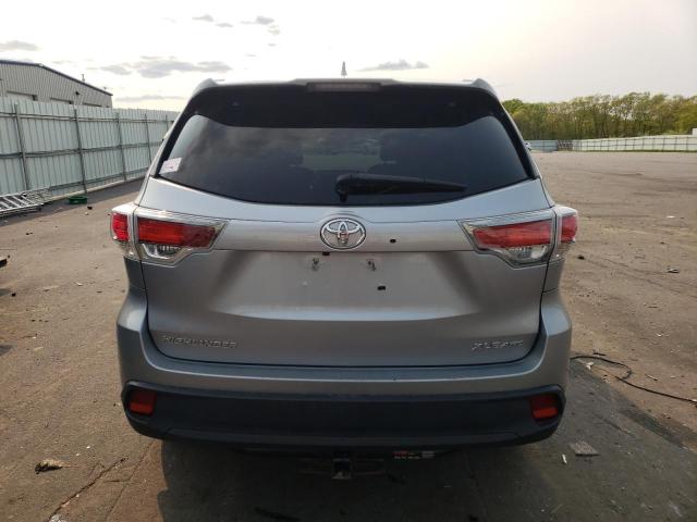 5TDJKRFH9FS206441 - 2015 TOYOTA HIGHLANDER XLE SILVER photo 6