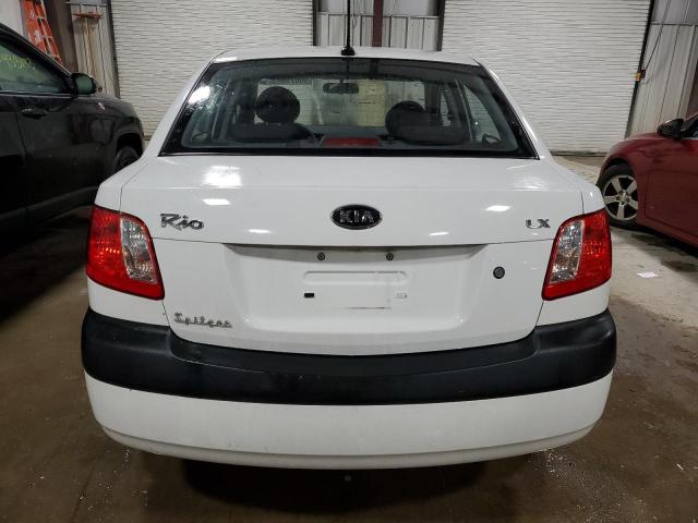 KNADE223296540673 - 2009 KIA RIO BASE WHITE photo 6