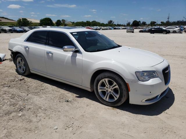 2C3CCAEG8HH599743 - 2017 CHRYSLER 300C WHITE photo 4