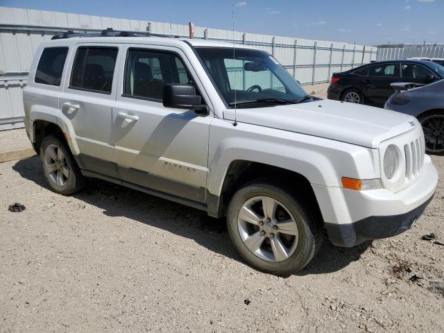 1J4NF4GB7BD240042 - 2011 JEEP PATRIOT LATITUDE WHITE photo 4