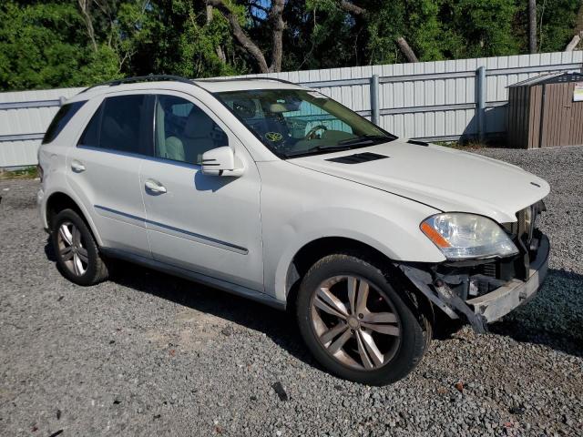 4JGBB8GB3BA657621 - 2011 MERCEDES-BENZ ML 350 4MATIC WHITE photo 4