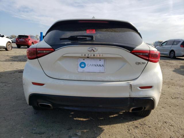 SJKCH5CP5HA022557 - 2017 INFINITI QX30 BASE WHITE photo 6