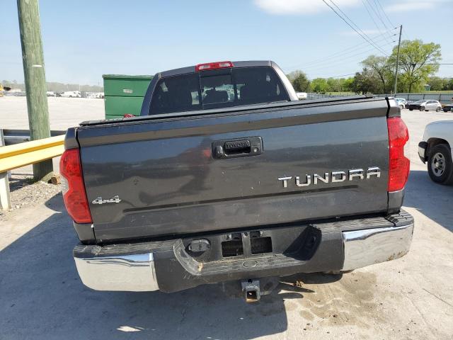 5TFUW5F18HX677121 - 2017 TOYOTA TUNDRA DOUBLE CAB SR/SR5 GRAY photo 6