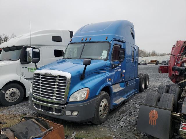 3AKJGLDR6JSHU5071 - 2018 FREIGHTLINER CASCADIA 1 BLUE photo 2