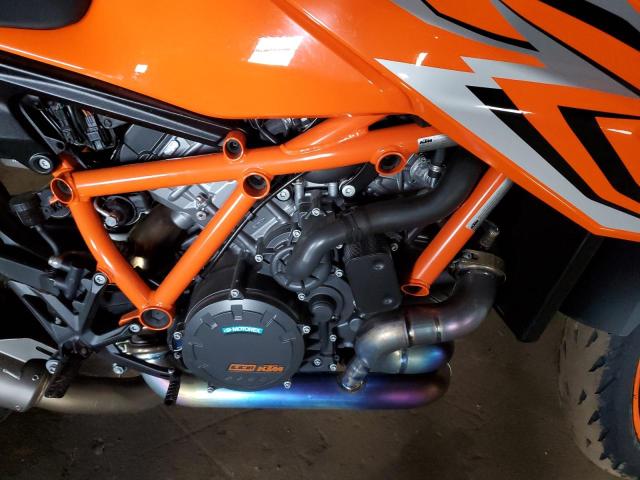 VBKV39406NM952527 - 2022 KTM 1290 SUPER DUKE R ORANGE photo 7