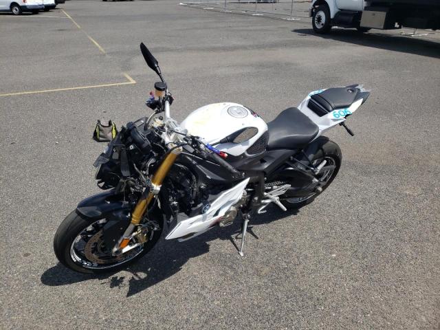 WB10D1208GZ696679 - 2016 BMW S 1000 R WHITE photo 2