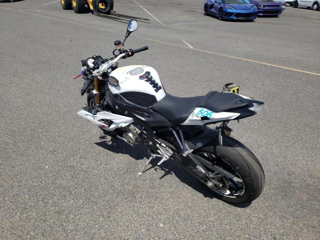 WB10D1208GZ696679 - 2016 BMW S 1000 R WHITE photo 3