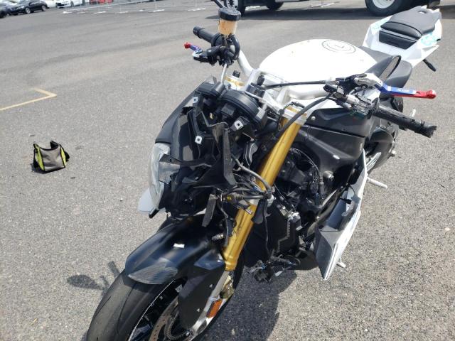 WB10D1208GZ696679 - 2016 BMW S 1000 R WHITE photo 9