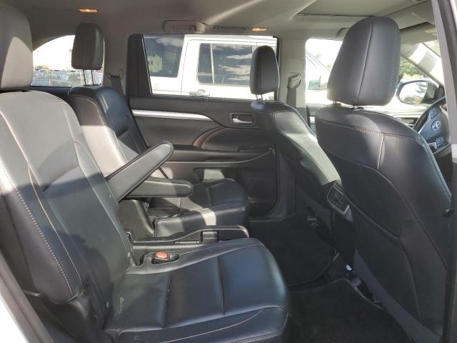 5TDJKRFH7FS157417 - 2015 TOYOTA HIGHLANDER XLE 白色 照片 11