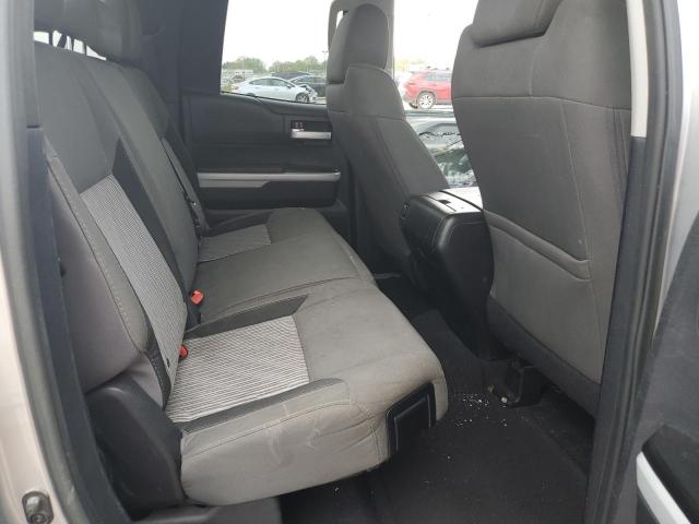 5TFUW5F1XEX414415 - 2014 TOYOTA TUNDRA DOUBLE CAB SR/SR5 SILVER photo 9