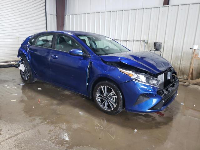 3KPF24AD0PE591431 - 2023 KIA FORTE LX BLUE photo 4