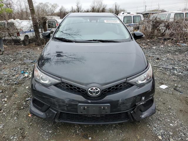 JTNKARJE6JJ567115 - 2018 TOYOTA COROLLA IM CHARCOAL photo 5