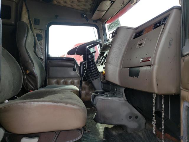 1XKADB8X45J081922 - 2005 KENWORTH CONSTRUCTI T600 RED photo 5