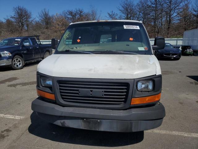 1GTGG29V041193867 - 2004 GMC SAVANA G2500 WHITE photo 5