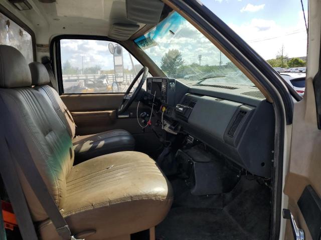 1GBM7H1C8XJ105110 - 1999 CHEVROLET C-SERIES C7H042 WHITE photo 11