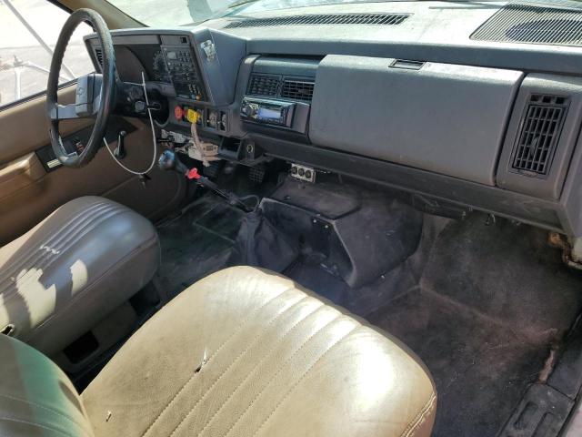 1GBM7H1C8XJ105110 - 1999 CHEVROLET C-SERIES C7H042 WHITE photo 8