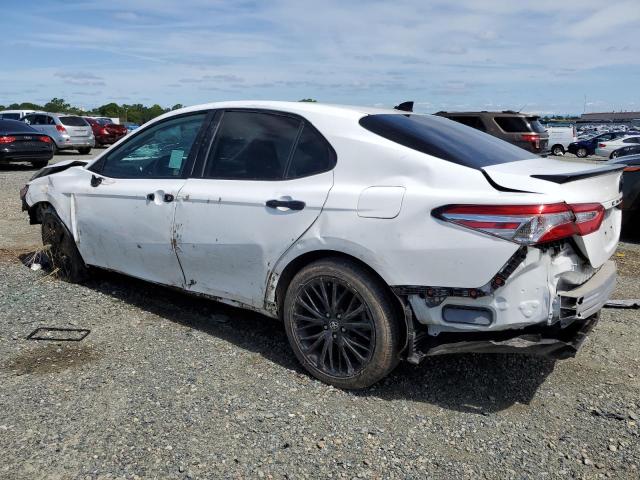 4T1G11AK9LU318841 - 2020 TOYOTA CAMRY SE WHITE photo 2