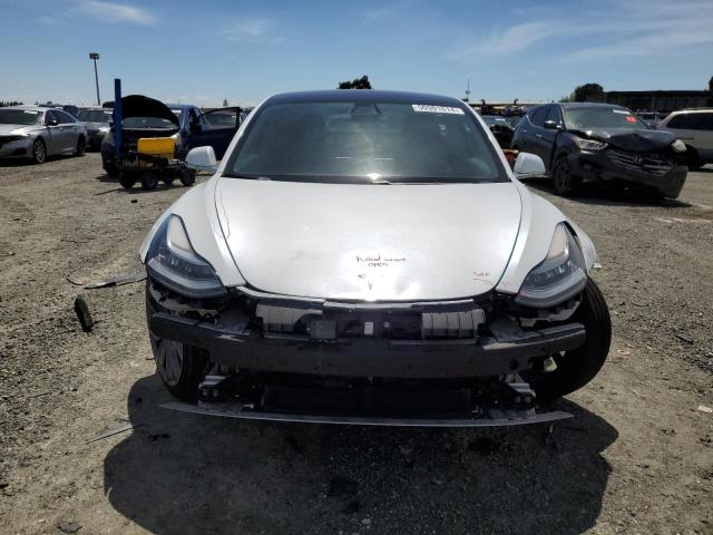 5YJ3E1EB5JF128736 - 2018 TESLA MODEL 3 WHITE photo 5