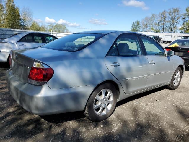 4T1BE30KX5U012083 - 2005 TOYOTA CAMRY LE SILVER photo 3