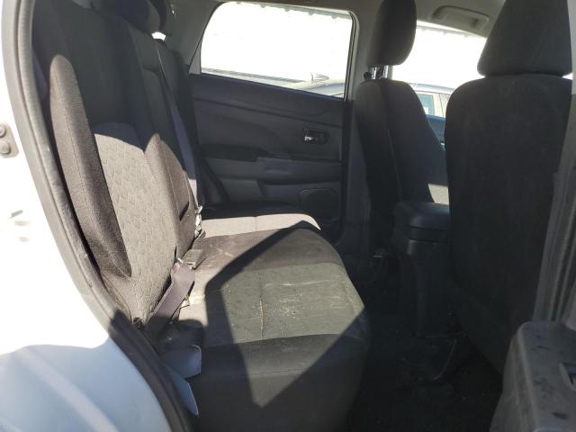 JA4AR3AU3LU022689 - 2020 MITSUBISHI OUTLANDER ES WHITE photo 11