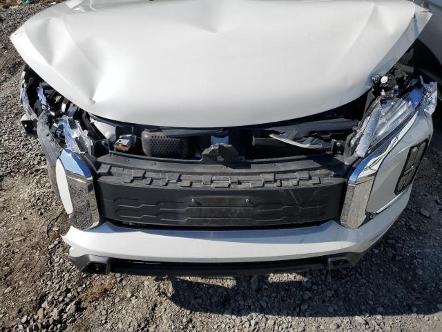 JA4AR3AU3LU022689 - 2020 MITSUBISHI OUTLANDER ES WHITE photo 12