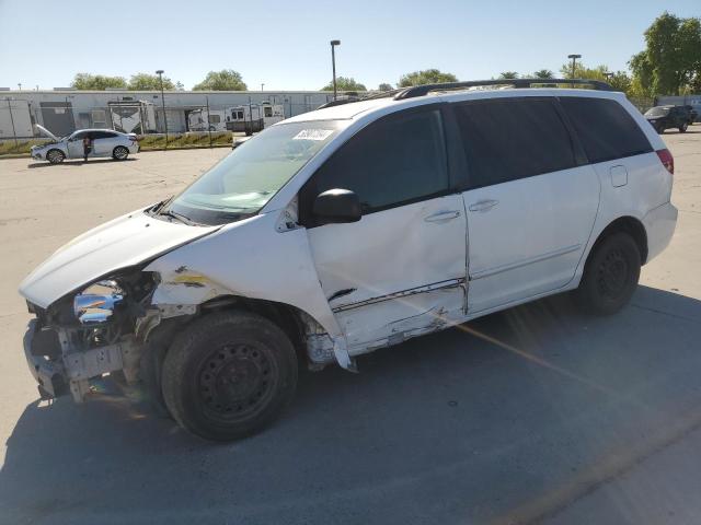 2004 TOYOTA SIENNA CE, 