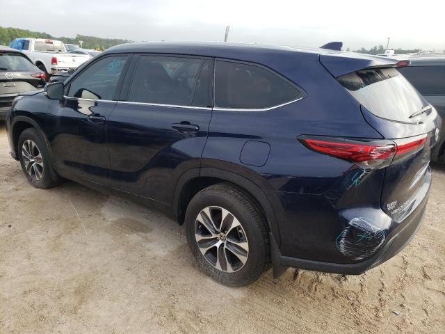 5TDGZRBH3NS585835 - 2022 TOYOTA HIGHLANDER XLE BLUE photo 2