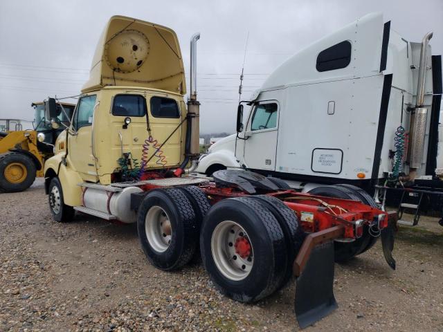 2FWJA3CV34AM18590 - 2004 STERLING TRUCK AT 9500 YELLOW photo 3