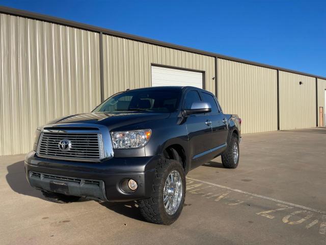 5TFHW5F17DX305779 - 2013 TOYOTA TUNDRA CREWMAX LIMITED GRAY photo 2