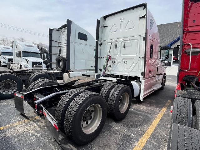 3AKJHHDR7LSKK8226 - 2020 FREIGHTLINER CASCADIA 1 WHITE photo 4