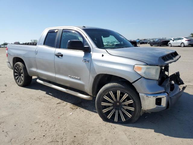 5TFRY5F19EX153570 - 2014 TOYOTA TUNDRA DOUBLE CAB SR/SR5 SILVER photo 4