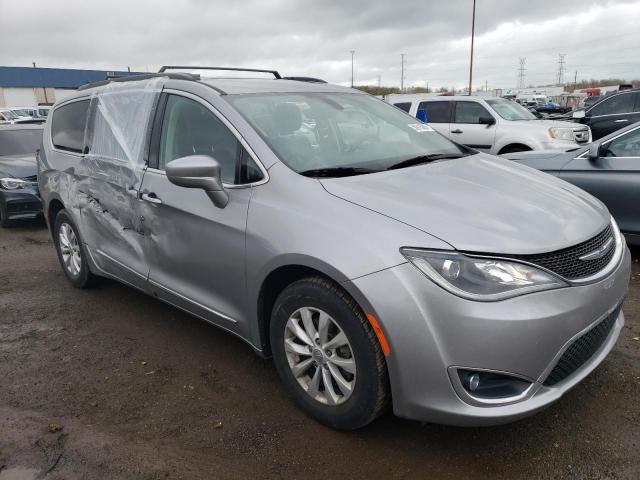 2C4RC1BG7HR621929 - 2017 CHRYSLER PACIFICA TOURING L GRAY photo 4