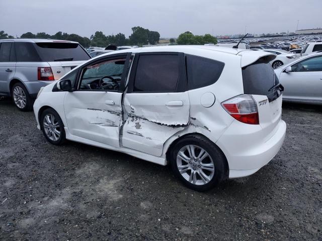 JHMGE8H56BC010093 - 2011 HONDA FIT SPORT WHITE photo 2