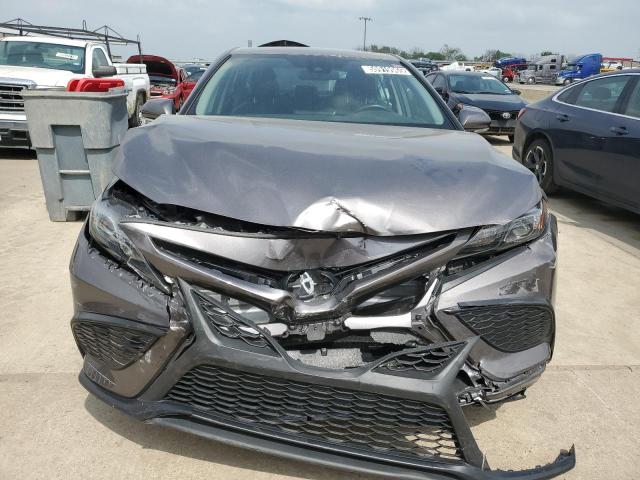 4T1G11AK7RU226314 - 2024 TOYOTA CAMRY SE NIGHT SHADE GRAY photo 5