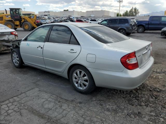 4T1BE32K92U094770 - 2002 TOYOTA CAMRY LE SILVER photo 2