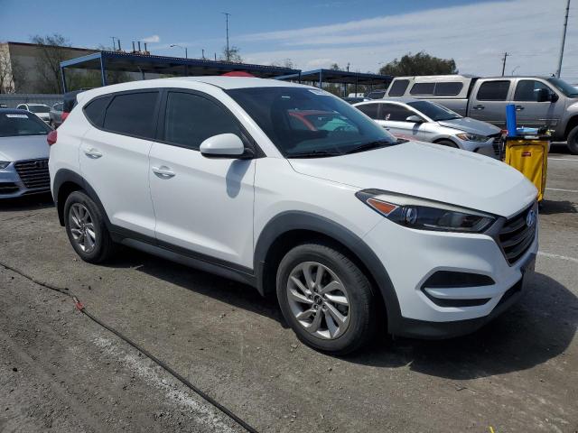 KM8J23A48GU088652 - 2016 HYUNDAI TUCSON SE WHITE photo 4