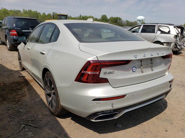 7JRA22TM0KG005901 - 2019 VOLVO S60 T6 R-DESIGN WHITE photo 2