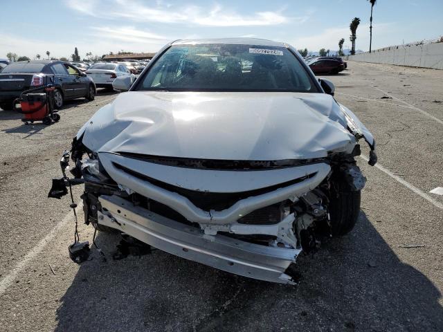 4T1G11AK3PU106958 - 2023 TOYOTA CAMRY SE NIGHT SHADE WHITE photo 5