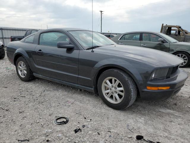 1ZVHT80N685176888 - 2008 FORD MUSTANG BLACK photo 4