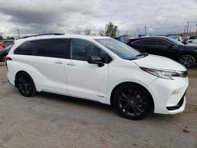 5TDDRKEC2MS014989 - 2021 TOYOTA SIENNA XSE WHITE photo 4