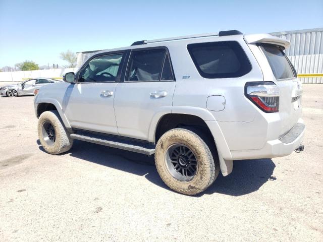 JTEBU5JR5L5776912 - 2020 TOYOTA 4RUNNER SR5/SR5 PREMIUM 银色 照片 2